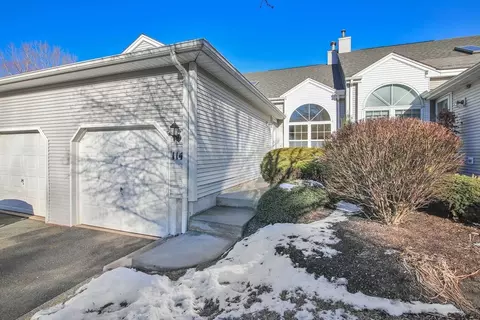 114 Brookfield Ln #114, Agawam, MA 01001