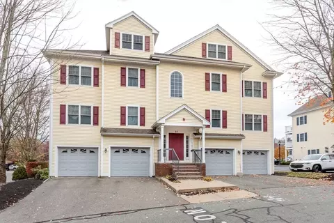 25 Maple St #25A, Canton, MA 02021