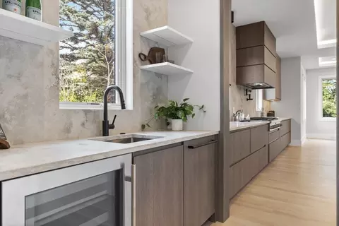 Kitchen - 28 Petrini Cir, Needham, MA 02492 photo 4 of 4