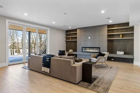 Living - 28 Petrini Cir, Needham, MA 02492 photo 2 of 4