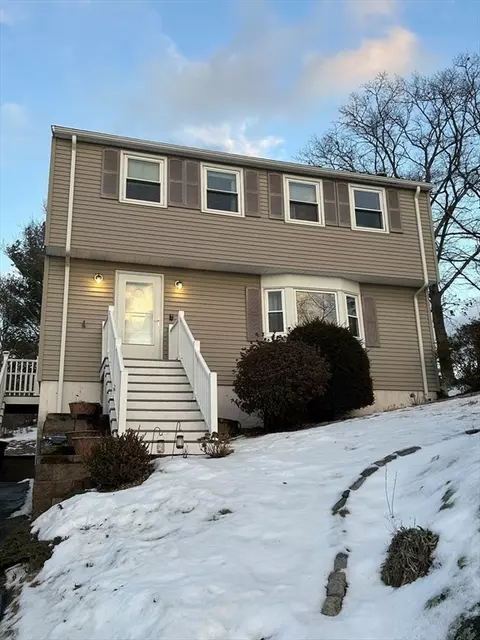 16 Rag Rock Dr, Woburn, MA 01801