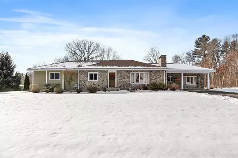 5 Spaulding Hill Rd, Pelham, NH 03076