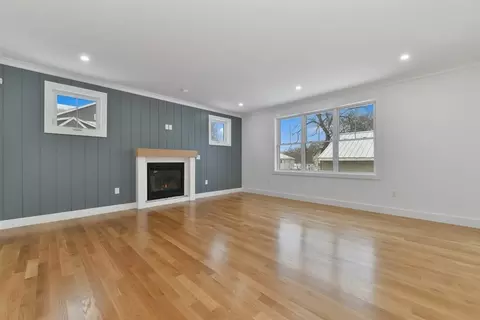 Living - 74 Etna Rd, Dedham, MA 02026 photo 2 of 4