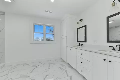 Bath - 74 Etna Rd, Dedham, MA 02026 photo 3 of 4