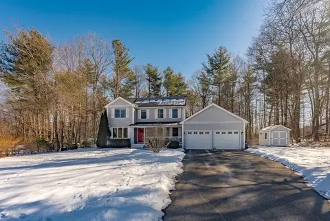 98 Pondview Cir, Belchertown, MA 01007