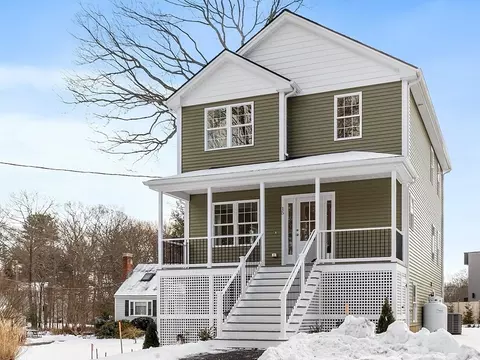 15 Nickerson Ave, Wilmington, MA 01887