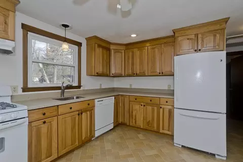 78 Helberg Rd, Springfield, MA 01128 photo 14