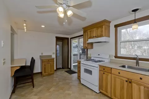 78 Helberg Rd, Springfield, MA 01128 photo 8