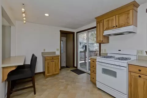 78 Helberg Rd, Springfield, MA 01128 photo 12