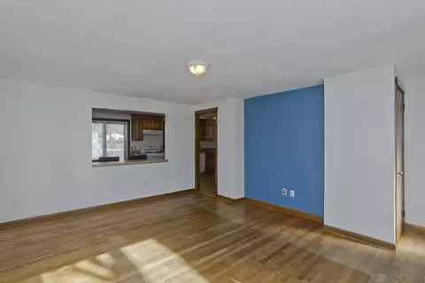 78 Helberg Rd, Springfield, MA 01128 photo 6