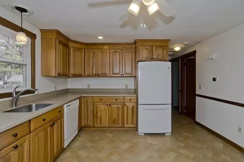 78 Helberg Rd, Springfield, MA 01128 photo 13