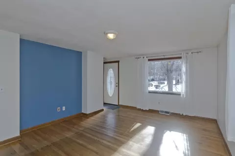 78 Helberg Rd, Springfield, MA 01128 photo 4