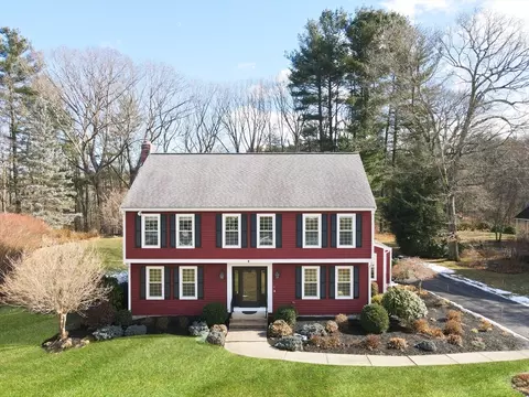 150 Rolling Meadow Dr, Holliston, MA 01746