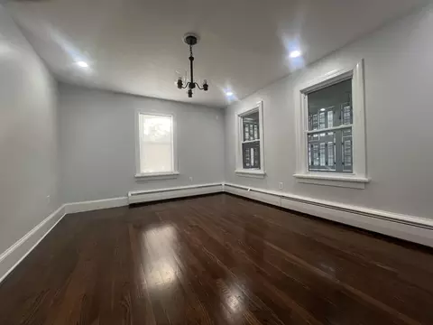 Living - 21 James St, Worcester, MA 01603 photo 2 of 4