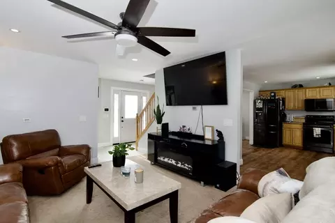 35 Anniversary St, Springfield, MA 01104 photo 6