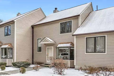 24 Bentwood Dr #24, Sturbridge, MA 01566