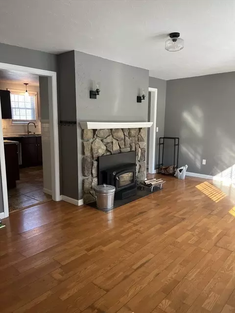91 Holt Rd, Ashburnham, MA 01430 photo 5