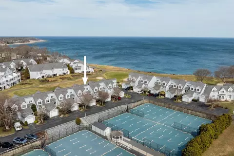 7 Fore Ct #OCEAN VIEW, Plymouth, MA 02360