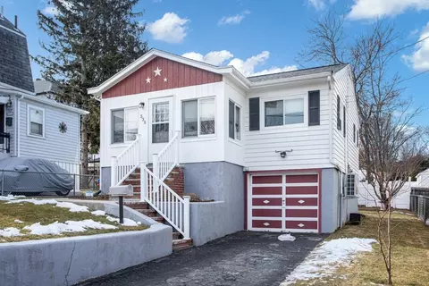 535 Jackson St, Fall River, MA 02721 photo 2