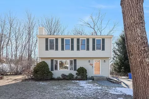 49 Zachary Ln, Attleboro, MA 02703