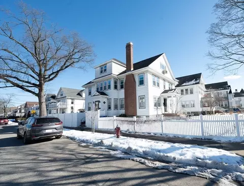 244 Blue Hills Pkwy, Milton, MA 02186