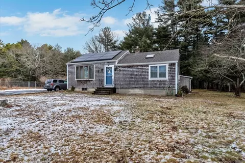 5 Monteiro St, Wareham, MA 02571 photo 2