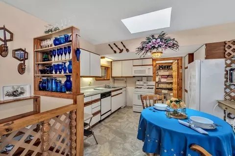 5 Monteiro St, Wareham, MA 02571 photo 7