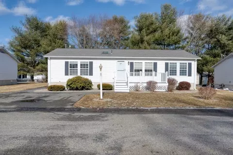 27 Trailwood Dr, Bridgewater, MA 02324