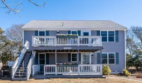 470 Sea St #2B, Hyannis, MA 02601