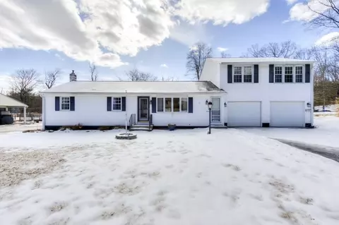 13 Birchwood Dr, Webster, MA 01570