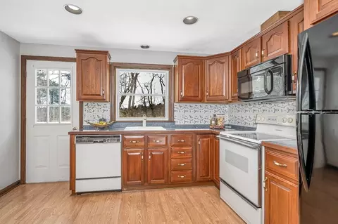 24 Benton Cir, Reading, MA 01867 photo 4