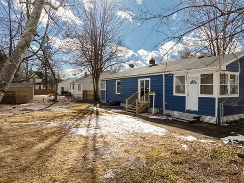 83 Gilbert Ave, Springfield, MA 01119 photo 40
