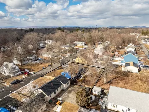 83 Gilbert Ave, Springfield, MA 01119 photo 42