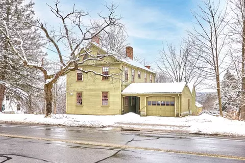 742 Main Barnes Ct, Lancaster, MA 01523