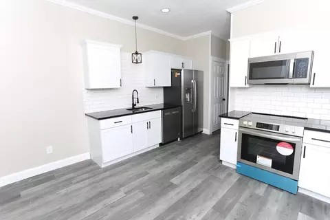 526 Pleasant St #E, Holyoke, MA 01040