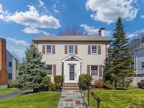 7 Neillian Cresc, Boston, MA 02130