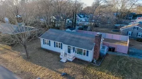 29 Costa St, Dartmouth, MA 02747
