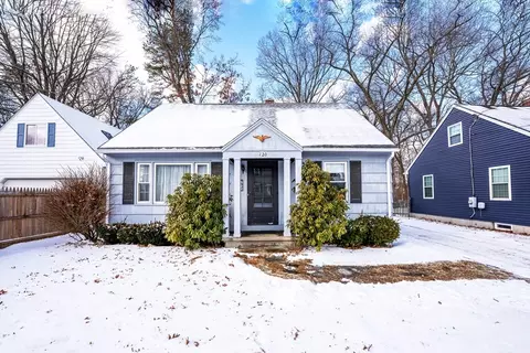 120 Lamont St, Springfield, MA 01119