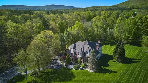 1 Pheasant Way, Pittsfield, MA 01201