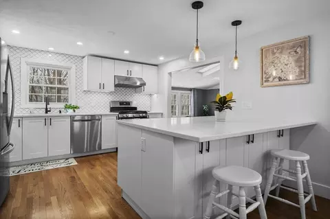 5 Orchard Ln, Danvers, MA 01923