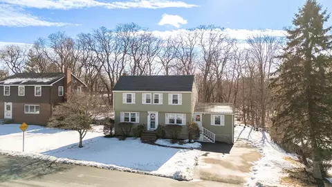 5 Orchard Ln, Danvers, MA 01923 photo 5