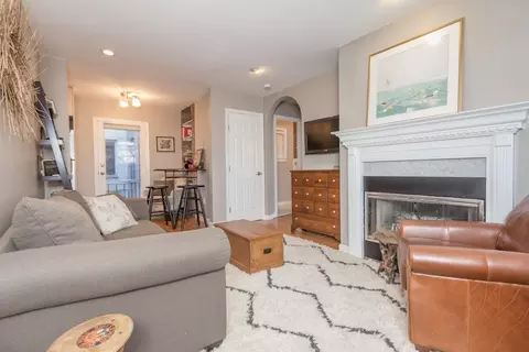 84 W Concord St #4, Boston, MA 02118