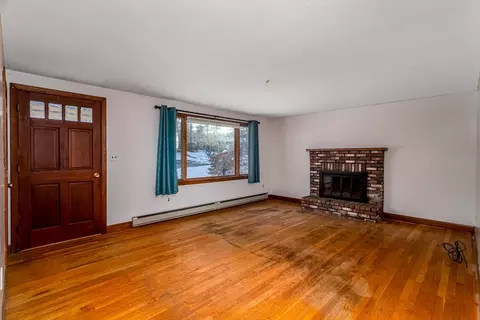 10 Jonathan Dr, Ayer, MA 01432 photo 8