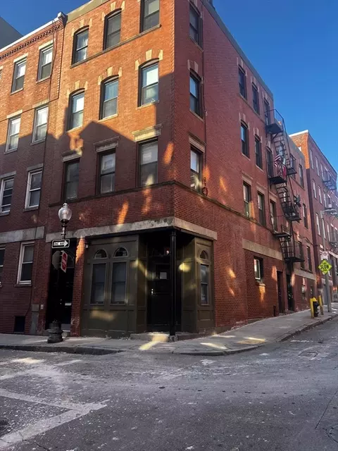 200 Salem St #1, Boston, MA 02113