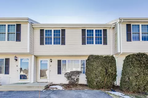 7 Jacklyn Ln #7, Attleboro, MA 02703