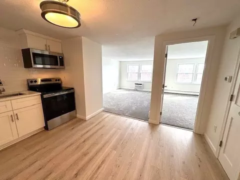 Kitchen - 2 Mcdewell Ave #16, Danvers, MA 01923 photo 4 of 5