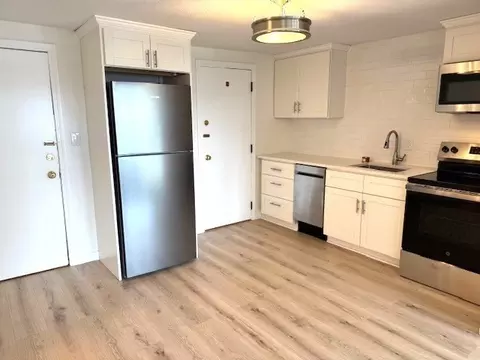 Kitchen - 2 Mcdewell Ave #16, Danvers, MA 01923 photo 2 of 5
