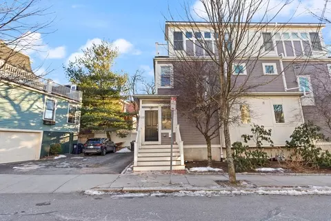 122 Richdale #122, Cambridge, MA 02140