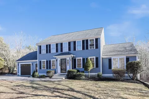 21 Windsong Rd, Forestdale, MA 02644