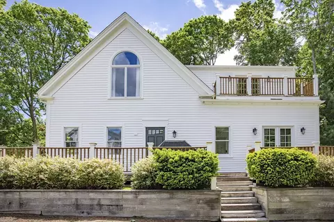 19 E Bay Rd, Barnstable, MA 02655 photo 3